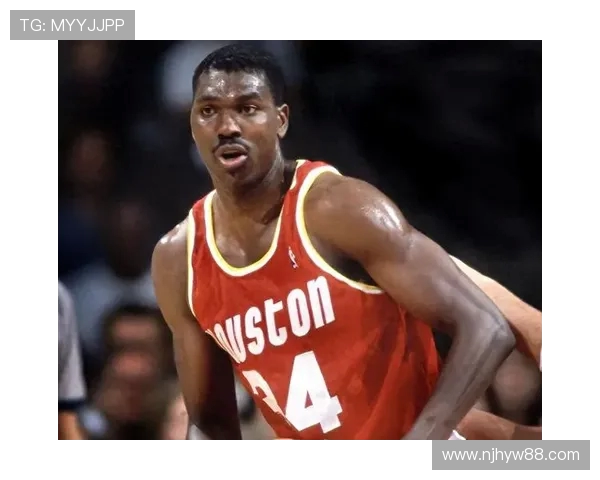 哈基姆·奥拉朱旺:从非洲篮球新星到NBA传奇巨星的辉煌历程