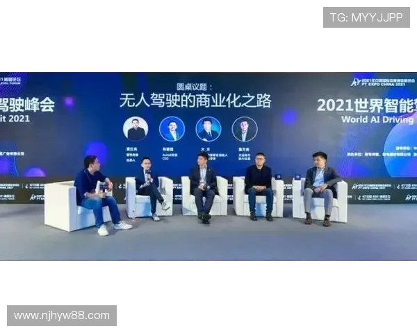 滑板与人生的交响曲:杨强的深度对话与成长之路 滑板与人生的交响曲:杨强的深度对话与成长之路